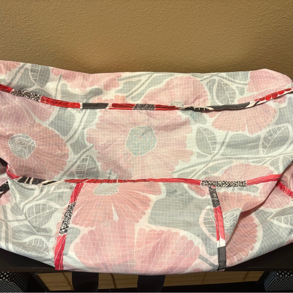 VERA BRADLEY Collapsible Duffle Cheery Blossoms - Picture 13 of 15
